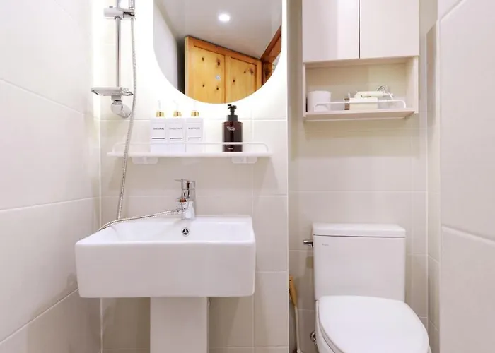 #서촌전통한옥독채 #seochon Hanok Privatehouse #4br2ba #9guests #4min Walk Gyeongbokgungstation #bukchon #gwanghwamun #gyeongbokgung #명동 Seul