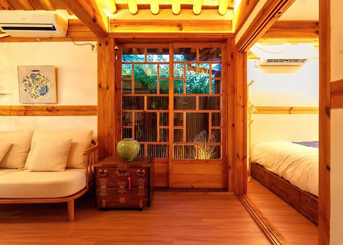 Villa #서촌전통한옥독채 #seochon Hanok Privatehouse #4br2ba #9guests #4min Walk Gyeongbokgungstation #bukchon #gwanghwamun #gyeongbokgung #명동