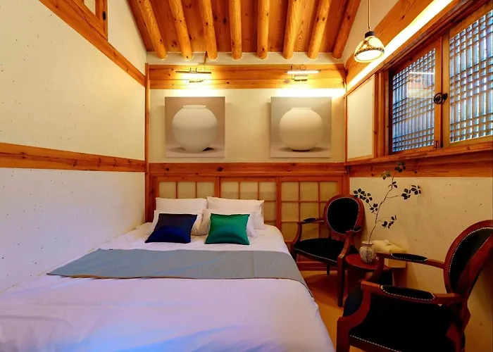 Villa #서촌전통한옥독채 #seochon Hanok Privatehouse #4br2ba #9guests #4min Walk Gyeongbokgungstation #bukchon #gwanghwamun #gyeongbokgung #명동