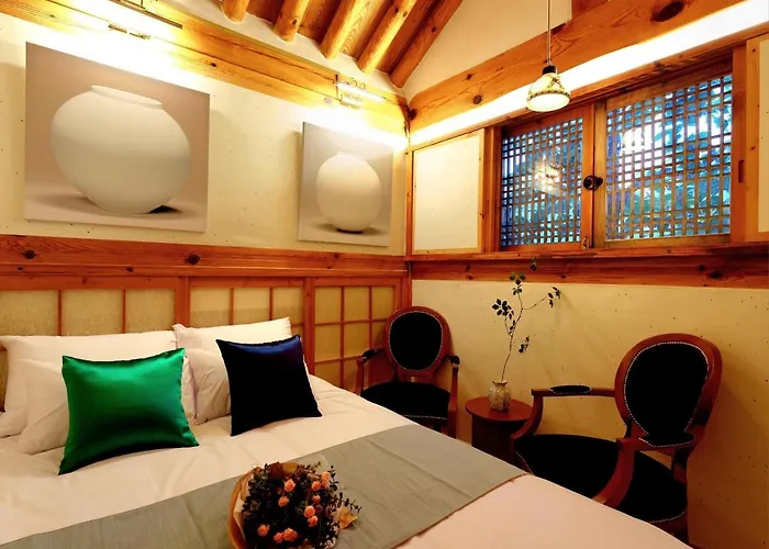 Villa #서촌전통한옥독채 #seochon Hanok Privatehouse #4br2ba #9guests #4min Walk Gyeongbokgungstation #bukchon #gwanghwamun #gyeongbokgung #명동