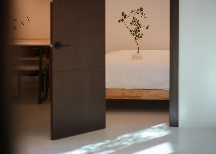 #서촌전통한옥독채 #seochon Hanok Privatehouse #4br2ba #9guests #4min Walk Gyeongbokgungstation #bukchon #gwanghwamun #gyeongbokgung #명동 * Seul